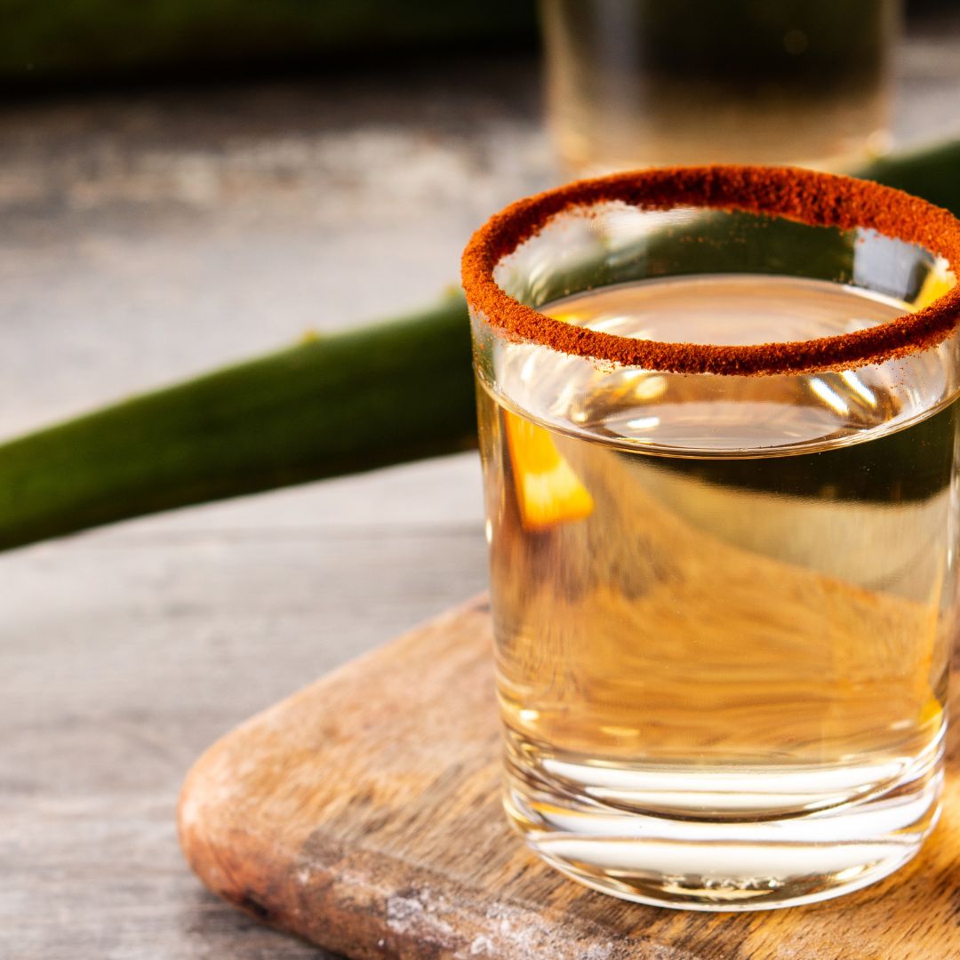 ¡Fuego Líquido! 7 Secretos del Mezcal que Encenderán tu Pasión por México